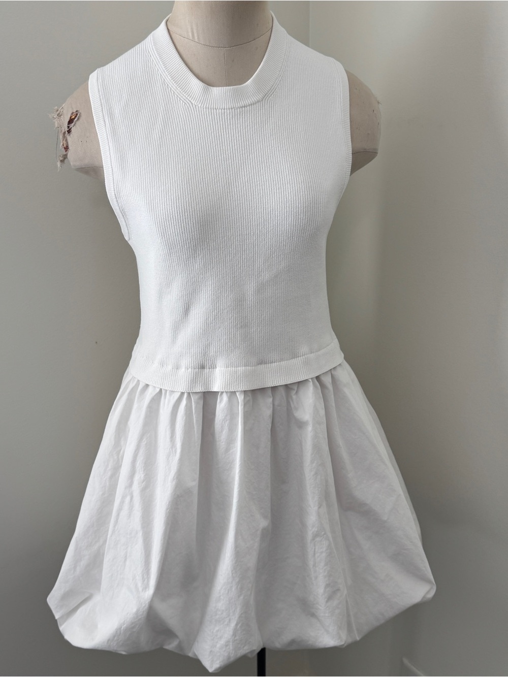 Simkhai Medium White Sleeveless Bubble Hem Mini Dress - Picture 2 of 7